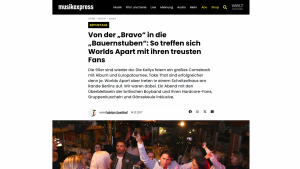 Screenshot einer Reportage über Worlds Apart auf Musikexpress.de