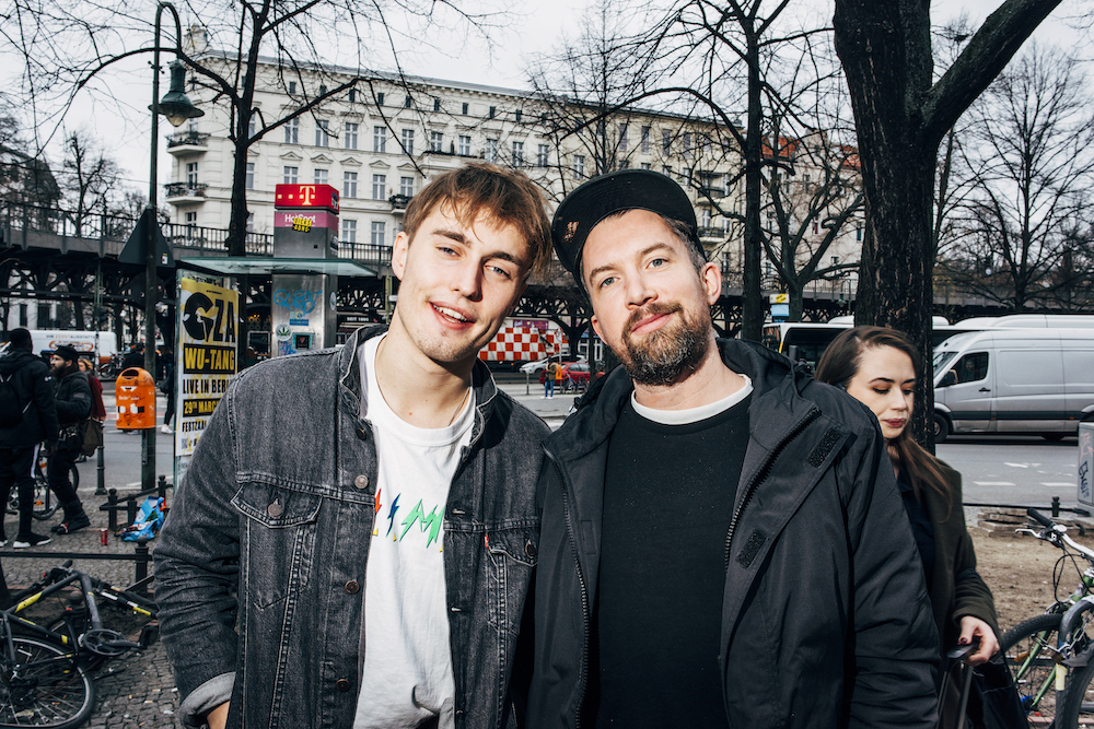 „Ich esse wirklich nur Müll auf Tour“: Auf einen Döner mit Sam Fender