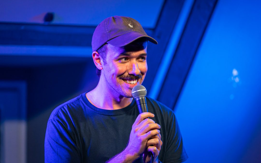 Fred Costea im Interview: „Der erstbeste Witz ist nie der beste“