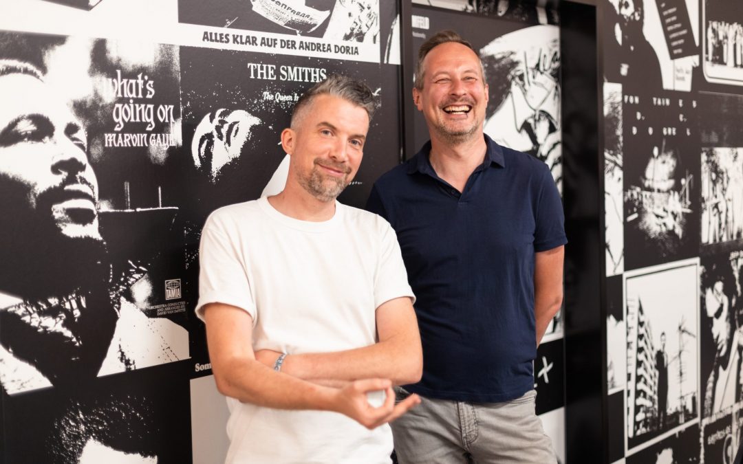 Vorhang auf für „Back for Good: Warum uns die Musik der 90er nicht loslässt“